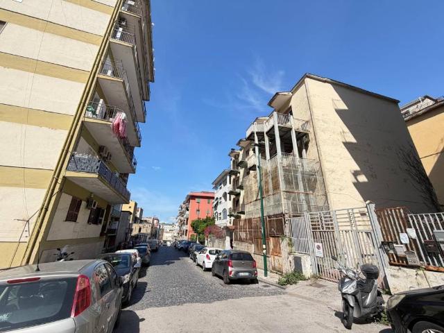 Appartamento in vendita a Napoli NA