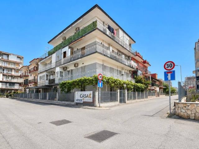 Appartamento in vendita a Napoli NA