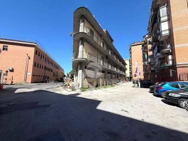 Appartamento in vendita a Napoli NA