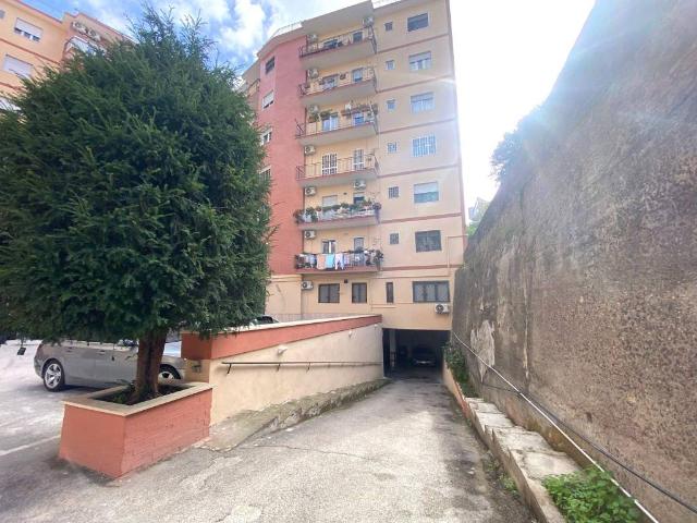 Appartamento in vendita a Napoli NA