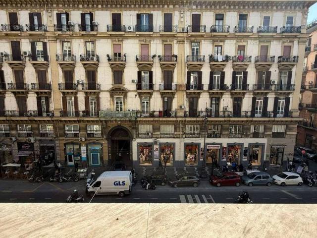 Appartamento in vendita a Napoli NA