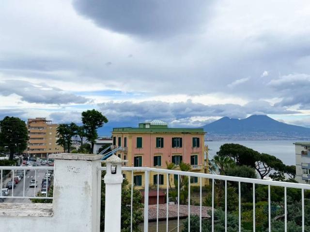 Appartamento in vendita a Napoli NA