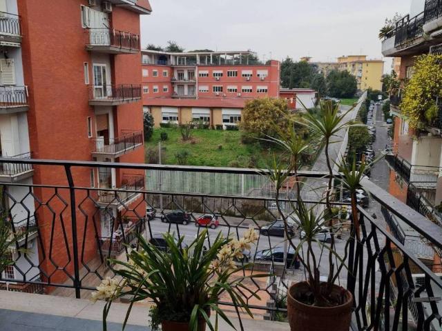 Appartamento in vendita a Napoli NA