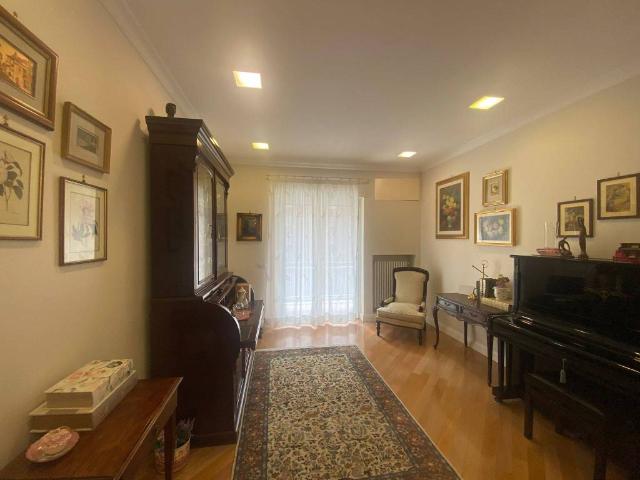 Appartamento in vendita a Napoli NA