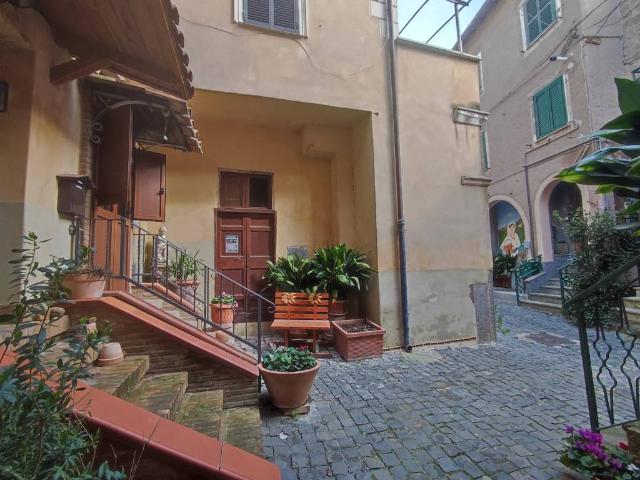 Appartamento in vendita a Nemi RM