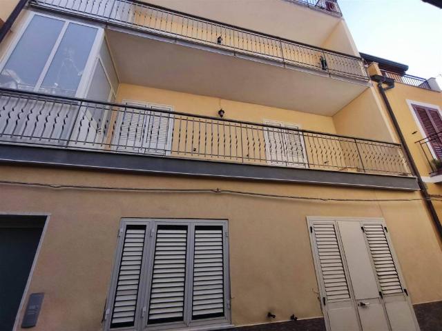 Appartamento in vendita a Nizza di Sicilia ME