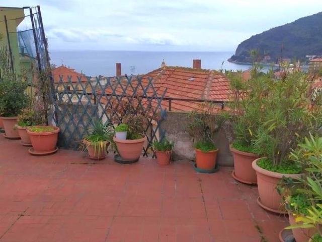 Appartamento in vendita a Noli SV