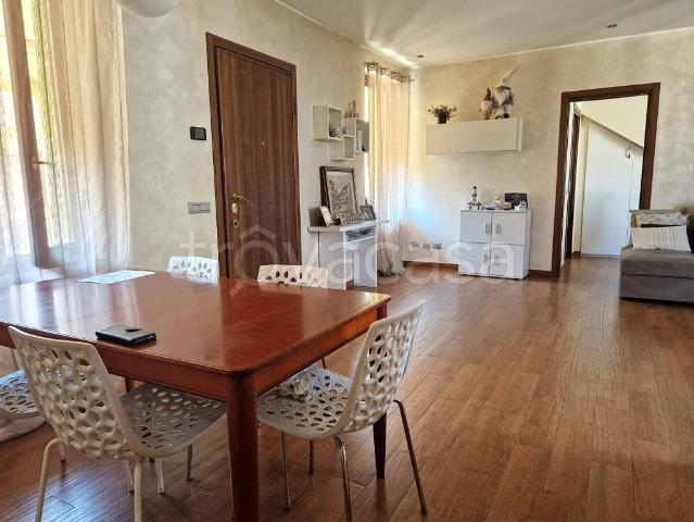 Appartamento in vendita a Novate Milanese via Bollate, 23