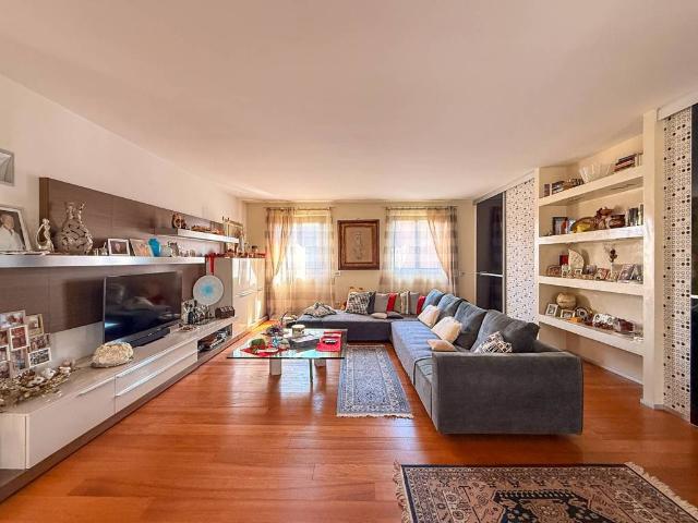 Appartamento in vendita a Nova Milanese MB