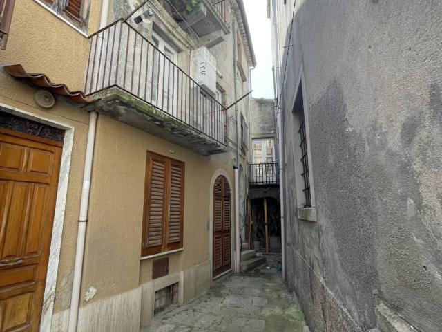 Appartamento in vendita a Novara di Sicilia ME