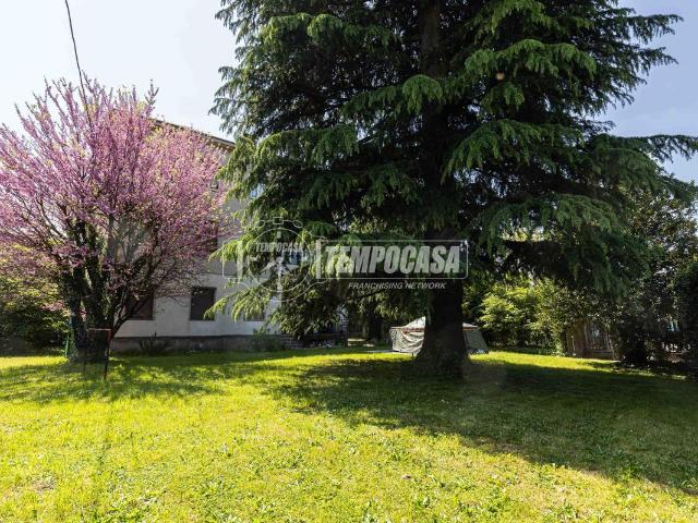 Appartamento in vendita a Oggiono