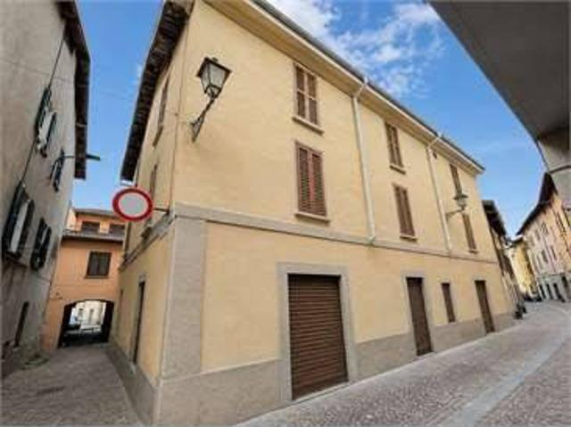 Appartamento in vendita a Oggiono LC