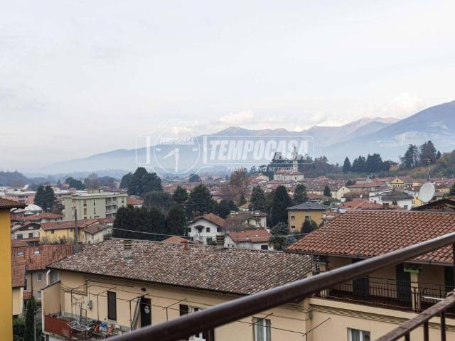 Appartamento in vendita a Oggiono LC