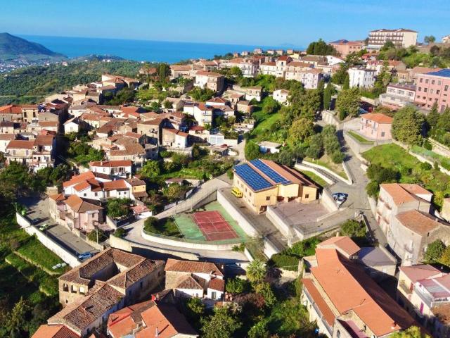 Casa indipendente in vendita a Ogliastro Cilento SA