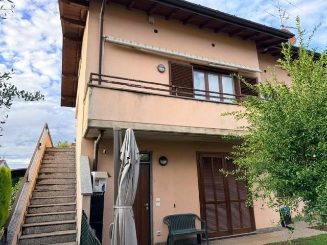 Appartamento in vendita a Oltrona di San Mamette CO