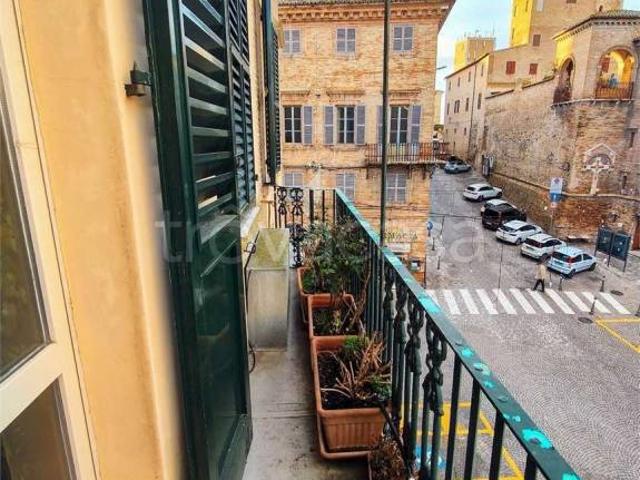 Appartamento in vendita a Osimo piazza della repubblica