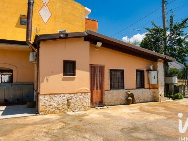 Casa indipendente in vendita a Acerra NA