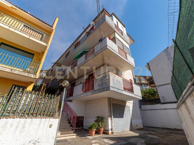 Appartamento in vendita a Aci Castello CT