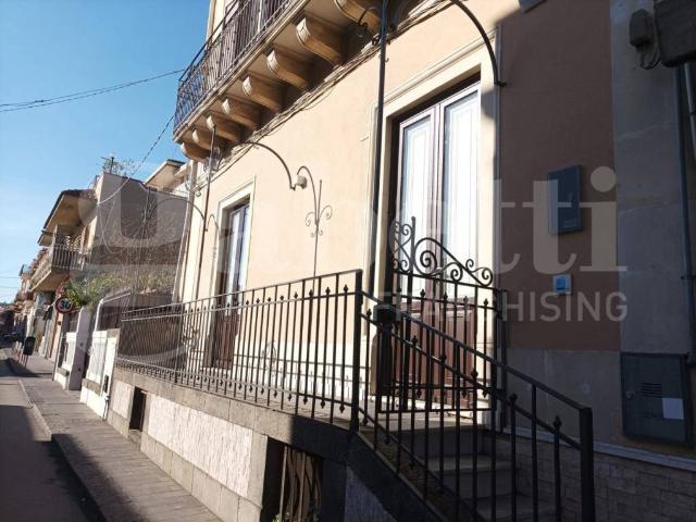 Appartamento in vendita a Aci Castello CT