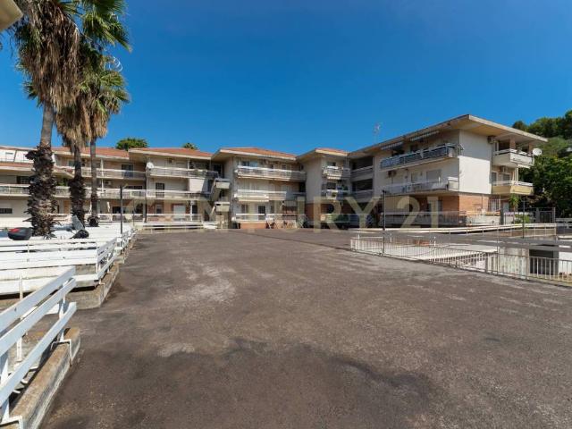Appartamento in vendita a Aci Castello CT