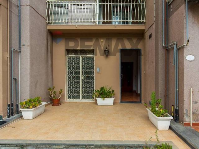 Appartamento in vendita a Aci Castello CT
