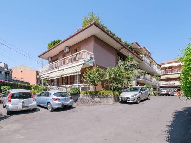 Appartamento in vendita a Aci Castello CT