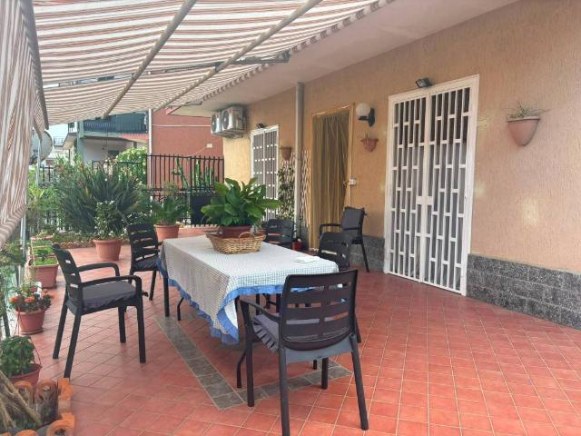 Appartamento in vendita a Aci Castello CT