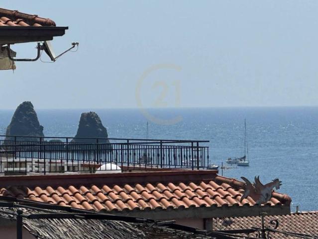 Appartamento in vendita a Aci Castello CT