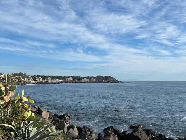Appartamento in vendita a Aci Castello CT