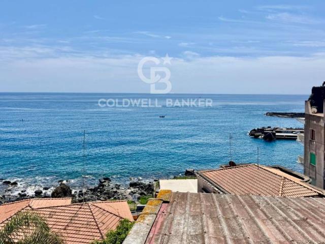 Appartamento in vendita a Aci Castello CT