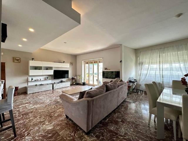 Appartamento in vendita a Aci Castello CT