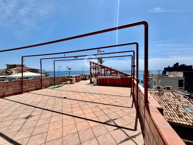 Appartamento in vendita a Aci Castello CT