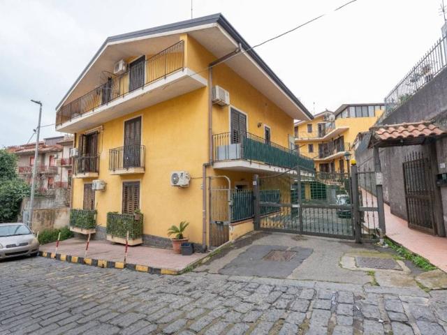 Appartamento in vendita a Aci Catena CT