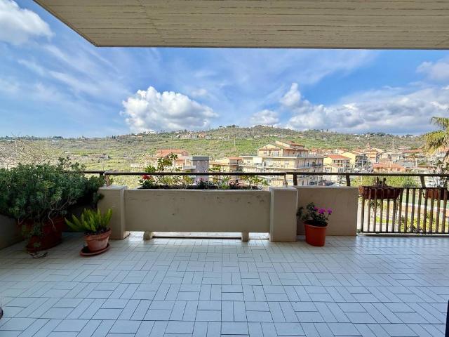 Appartamento in vendita a Aci Catena CT