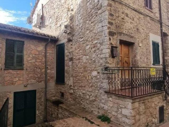 Appartamento in vendita a Acquasparta TR