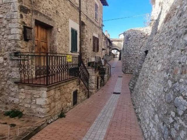 Appartamento in vendita a Acquasparta TR