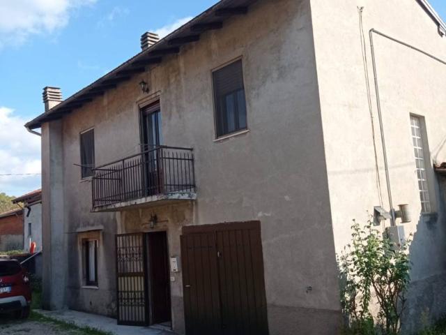 Casa indipendente in vendita a Agrate Conturbia NO
