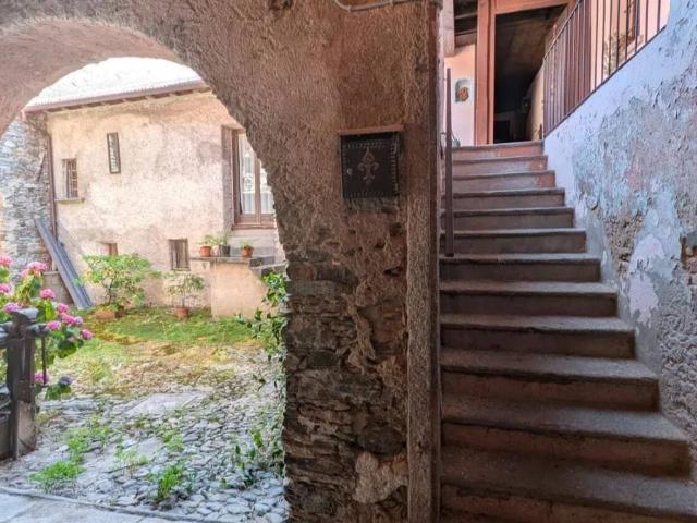 Appartamento in vendita a Agra VA