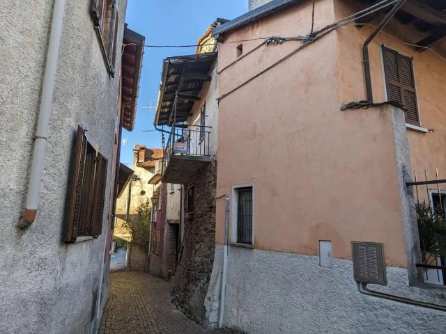 Appartamento in vendita a Agra VA