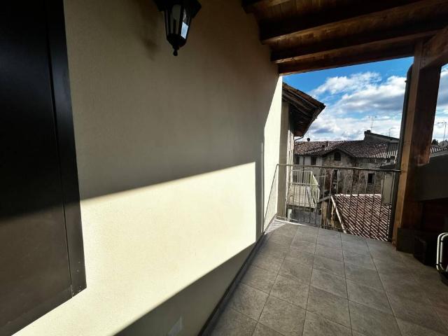Appartamento in vendita a Albavilla CO