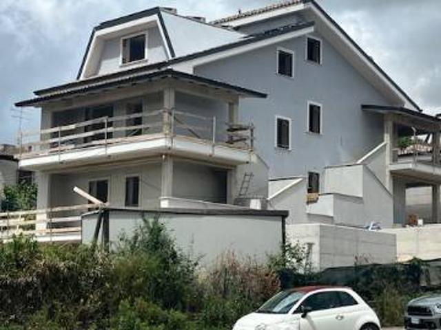 Appartamento in vendita a Albano Laziale RM
