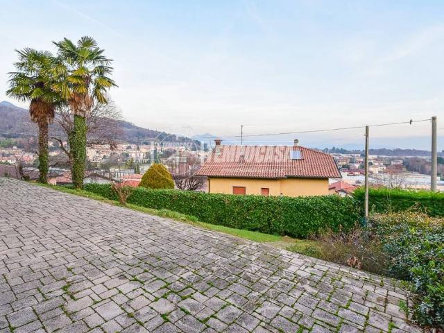 Villa in vendita a Albese con Cassano CO