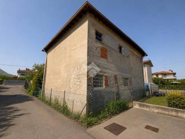 Casa indipendente in vendita a Almenno San Bartolomeo BG