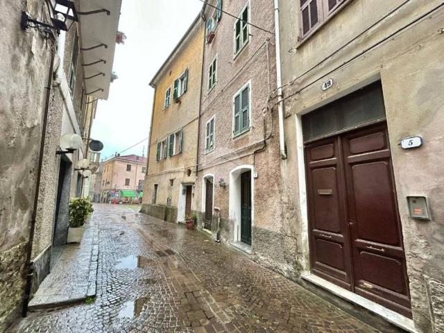 Appartamento in vendita a Altare SV