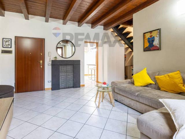 Appartamento in vendita a Alzate Brianza CO