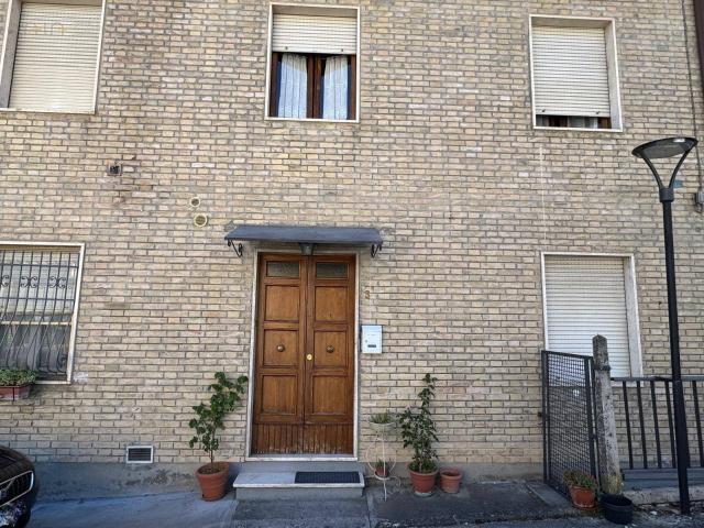 Appartamento in vendita a Amandola, Centrale / Centro Storico