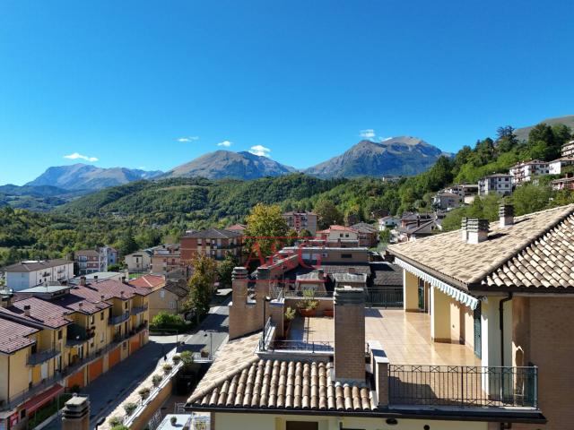 Appartamento in vendita a Amandola, Centro