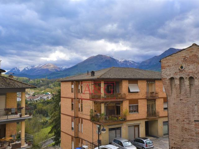 Appartamento in vendita a Amandola, Centro