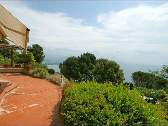 Appartamento in vendita a Ameglia SP