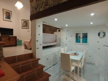 Appartamento in vendita a Ameglia SP